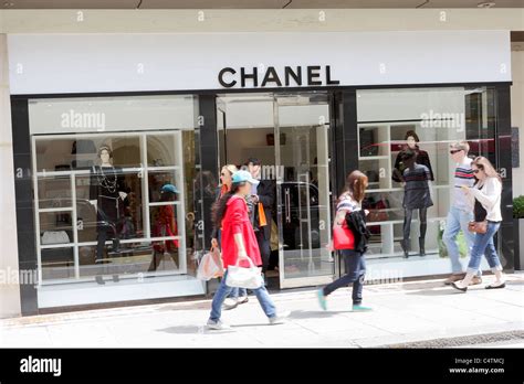 dove trovare chanel in outlet